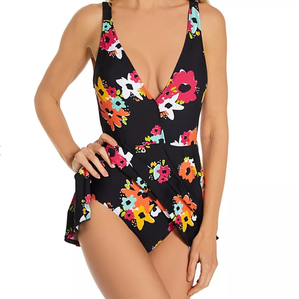 🌹NWOT 🌺 Anne Cole Island bloom Swim Dress With Skirted Bottom